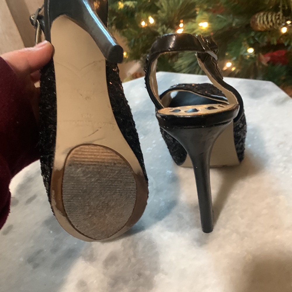 Sequenced Shoes - Picture 5 of 7